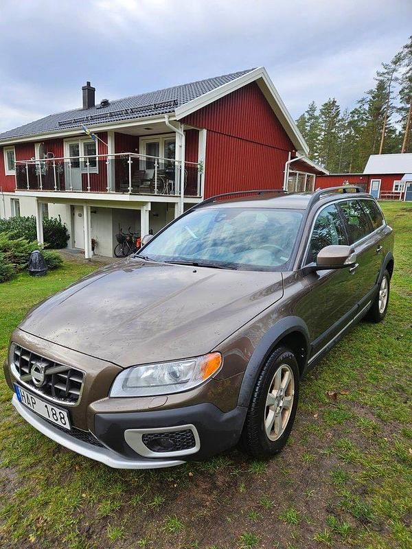 Brun Begagnad 2013 Volvo XC70 Momentum Kombi | 95 000 kr (Superpris) - Bild 1/4