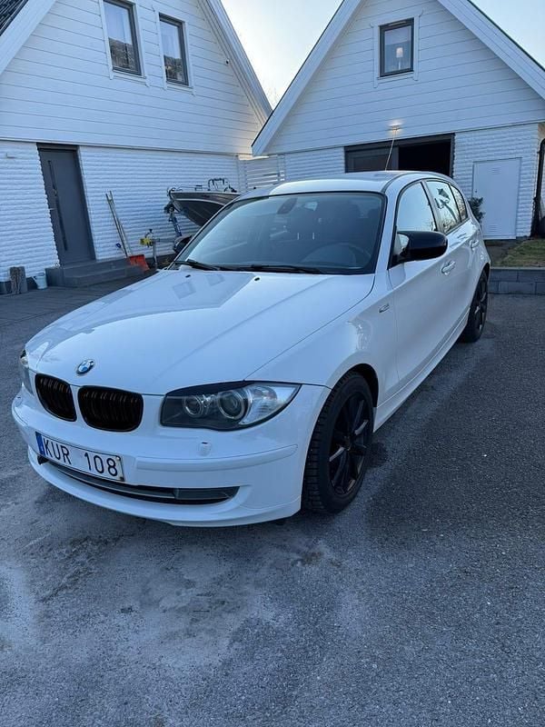 Begagnad BMW 118 143 HK (105 kW) 2010 Halvkombi
