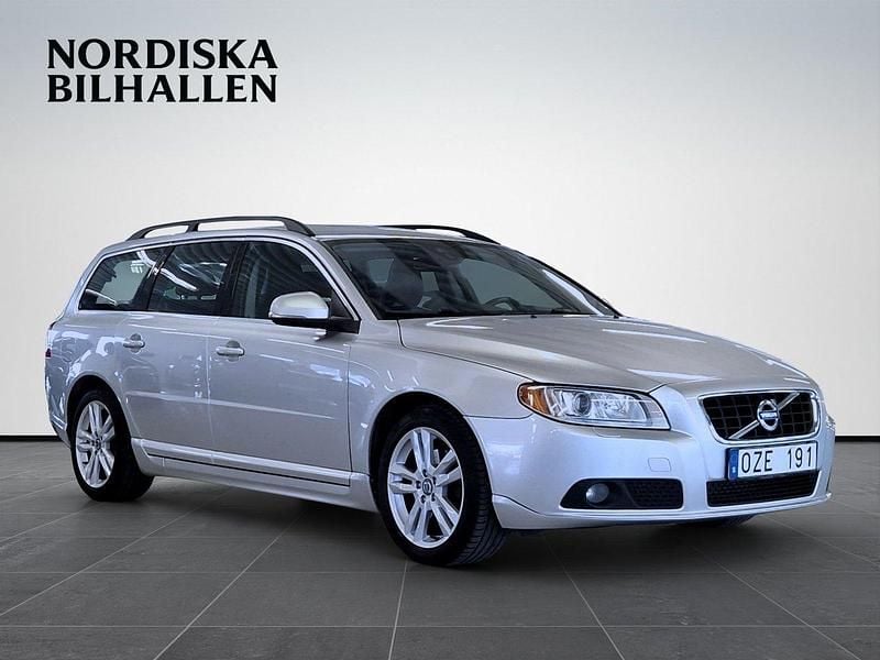 Ljusgrå Begagnad 2012 Volvo V70 Momentum Kombi | 129 795 kr (Lite dyr) - Bild 1/4