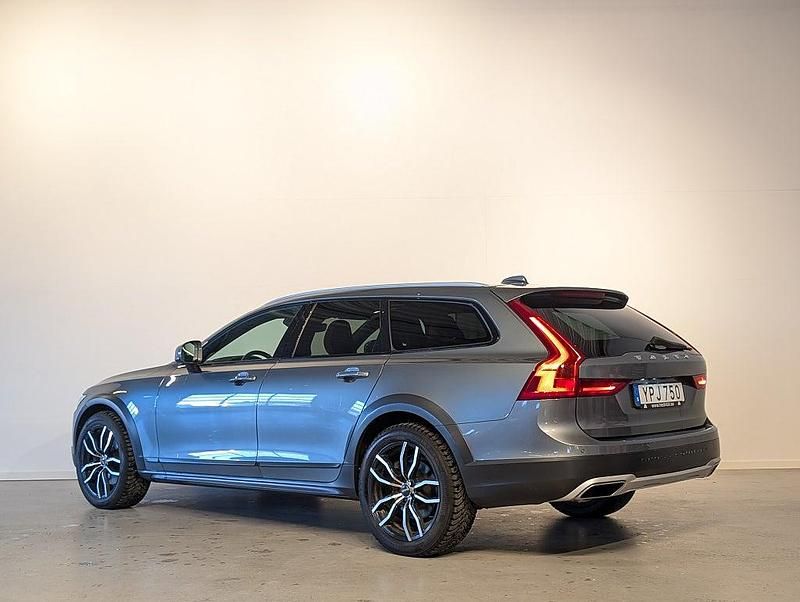 Begagnad Volvo V90 CC Inscription 235 HK (172 kW) 2017 Grå Kombi