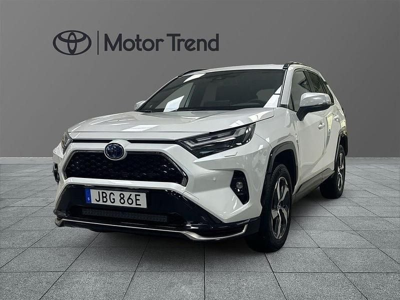 Vit Begagnad 2025 Toyota RAV4 Edition SUV | 549 900 kr (Marknadspris) - Bild 1/3