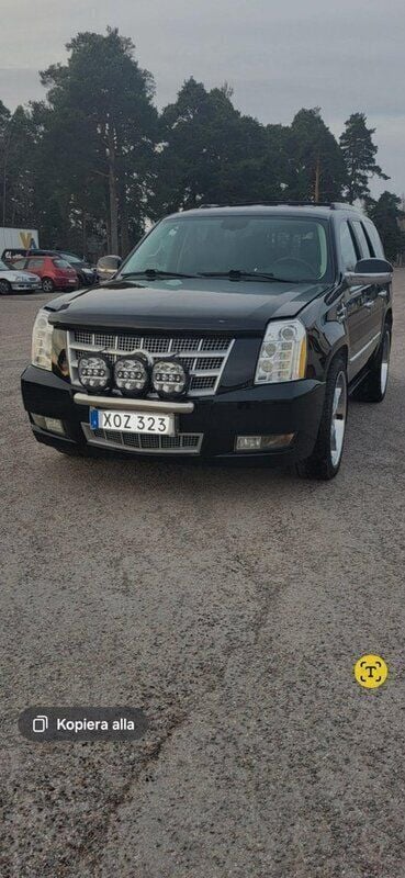 Svart Begagnad 2011 Cadillac Escalade SUV | 270 000 kr (Marknadspris) - Bild 1/4