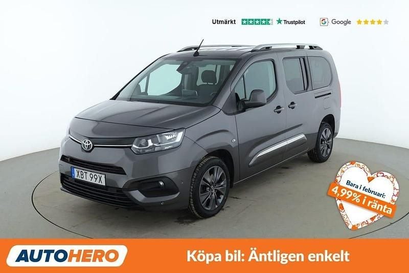 Grå Begagnad 2020 Toyota Proace Verso City Kombi | 259 000 kr (Marknadspris) - Bild 1/4