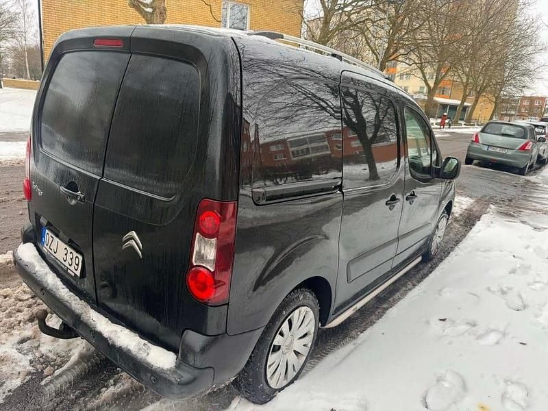 Begagnad Citroën Berlingo 90 HK (66 kW) 2012 Minibuss