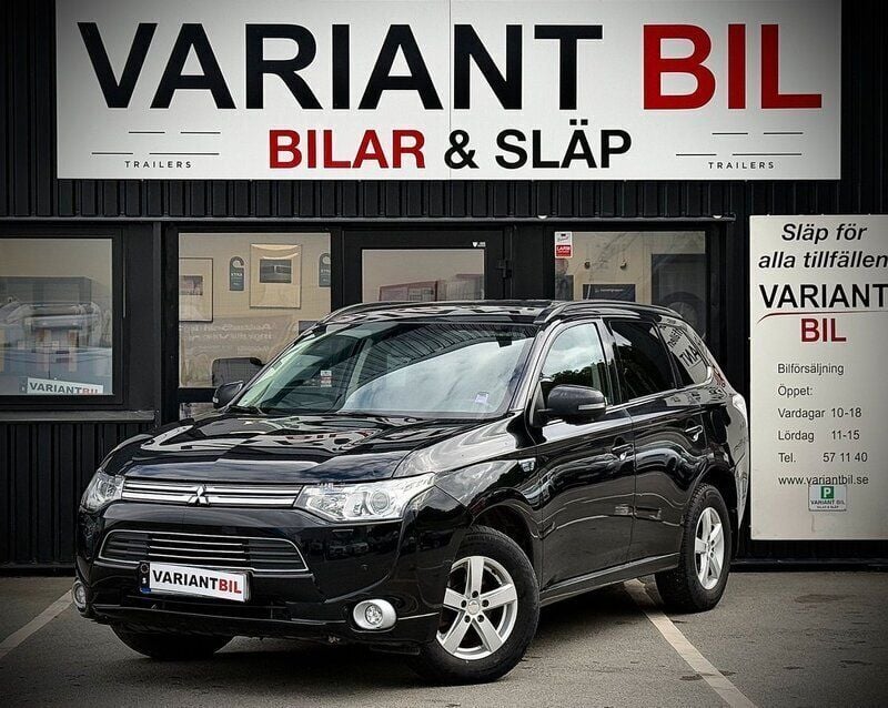 Svart Begagnad 2014 Mitsubishi Outlander P-HEV SUV | 79 900 kr (Superpris) - Bild 1/4