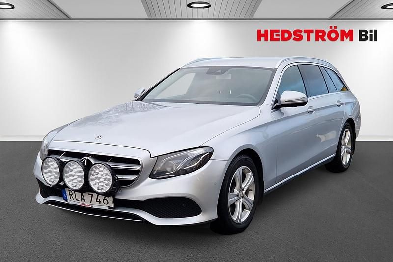 Silver Begagnad 2017 Mercedes E220 | 269 000 kr - Bild 1/4