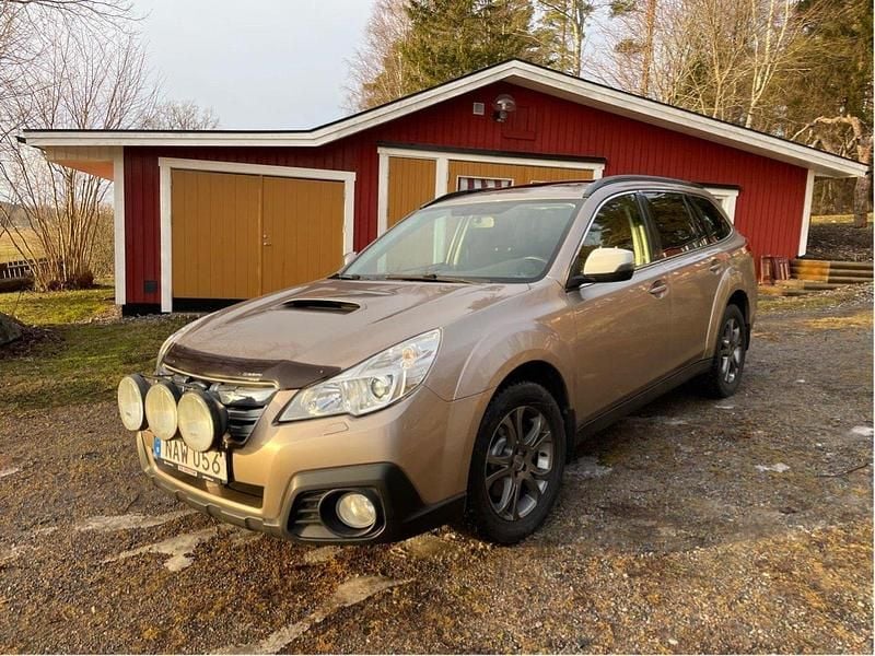 Brun Begagnad 2014 Subaru Outback Kombi | 79 900 kr (Marknadspris) - Bild 1/4