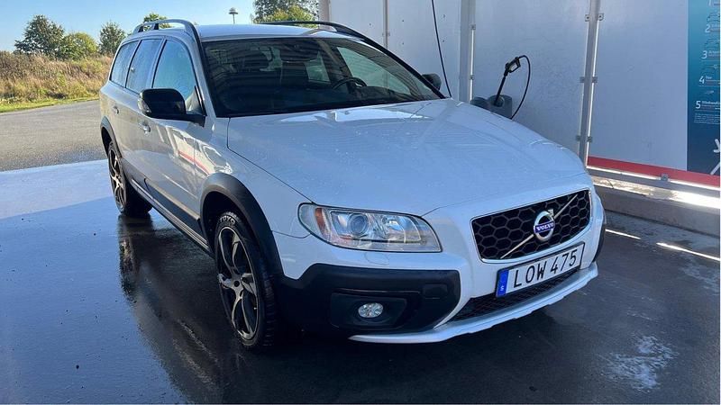 Vit Begagnad 2015 Volvo XC70 Dynamic SUV | 119 000 kr (Bra pris) - Bild 1/4