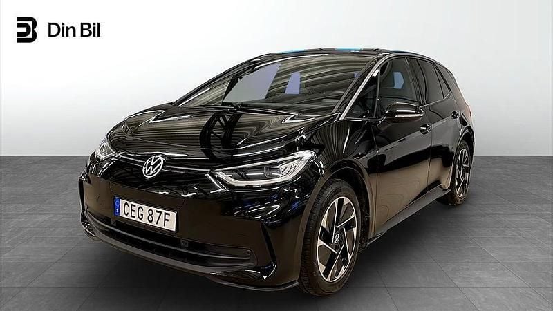 Svart Begagnad 2025 VW ID.3 Pro Performance Halvkombi | 409 900 kr - Bild 1/4