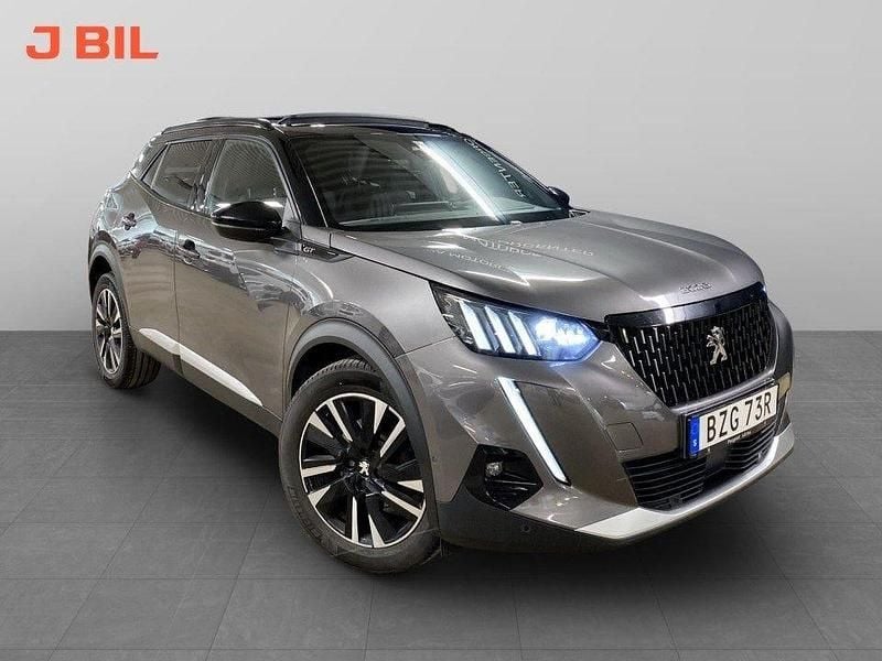 Grå Begagnad 2021 Peugeot 2008 GT SUV | 239 900 kr (Marknadspris) - Bild 1/4