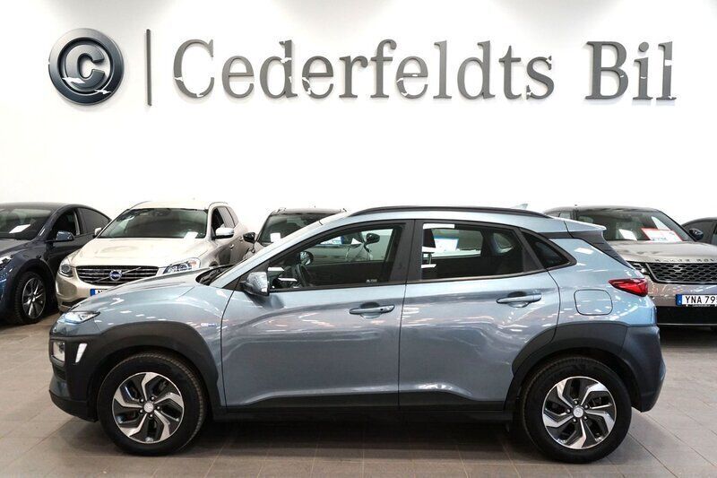 Grå Begagnad 2020 Hyundai Kona SUV | 208 900 kr (Marknadspris) - Bild 1/3