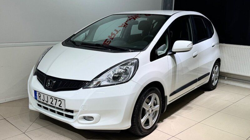 Begagnad Honda Jazz 100 HK (73 kW) 2011 Vit Halvkombi