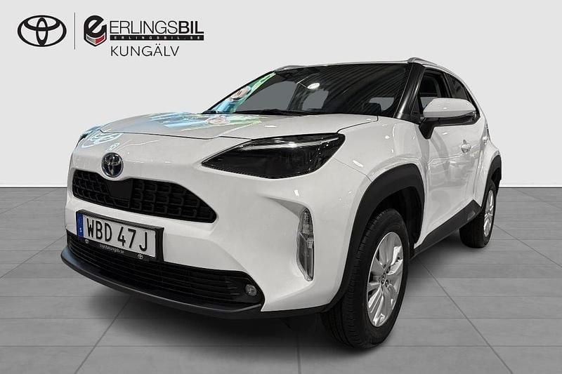 Vit Begagnad 2022 Toyota Yaris Hybrid Active SUV | 254 900 kr (Dyr) - Bild 1/3