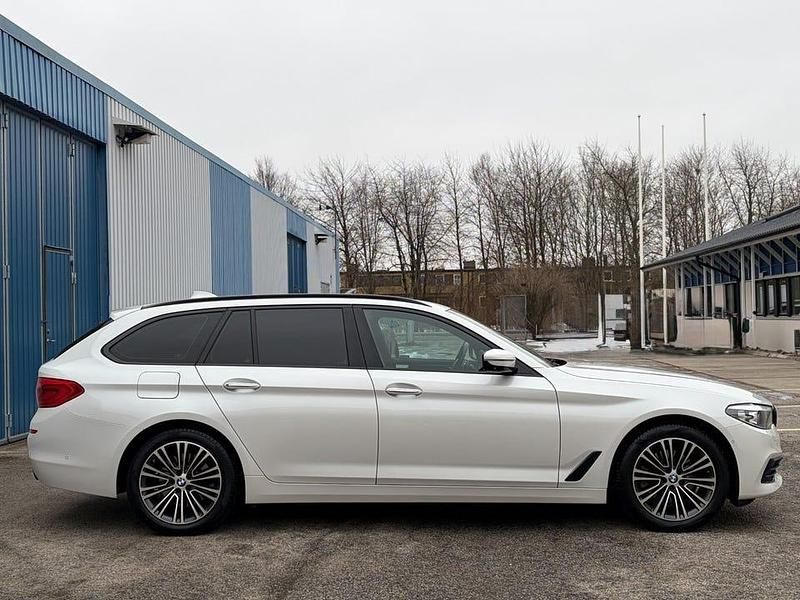 Begagnad BMW 520 Sport Line 190 HK (139 kW) 2018 Vit Kombi