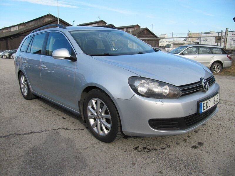 Silver Begagnad 2011 VW Golf VII Kombi | 44 500 kr (Lite dyr) - Bild 1/4
