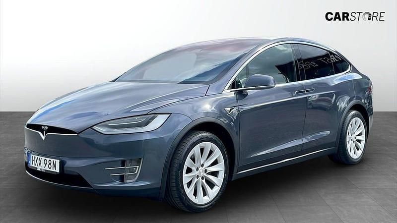 Grå Begagnad 2020 Tesla Model X Long Range AWD SUV | 429 900 kr (Marknadspris) - Bild 1/4