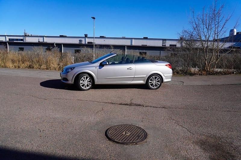 Begagnad Opel Astra 140 HK (102 kW) 2006 Silver