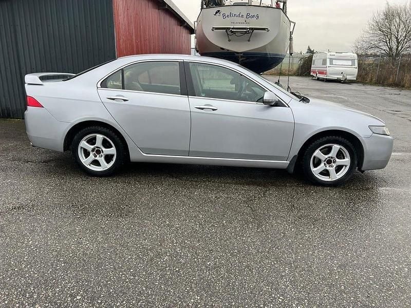 Begagnad Honda Accord 190 HK (139 kW) 2004 Sedan