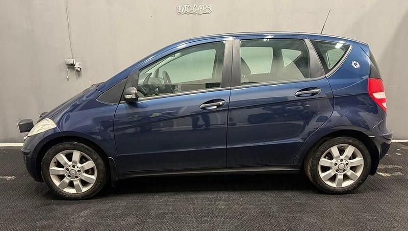 Begagnad Mercedes A170 Classic 116 HK (85 kW) 2008 Blå Halvkombi