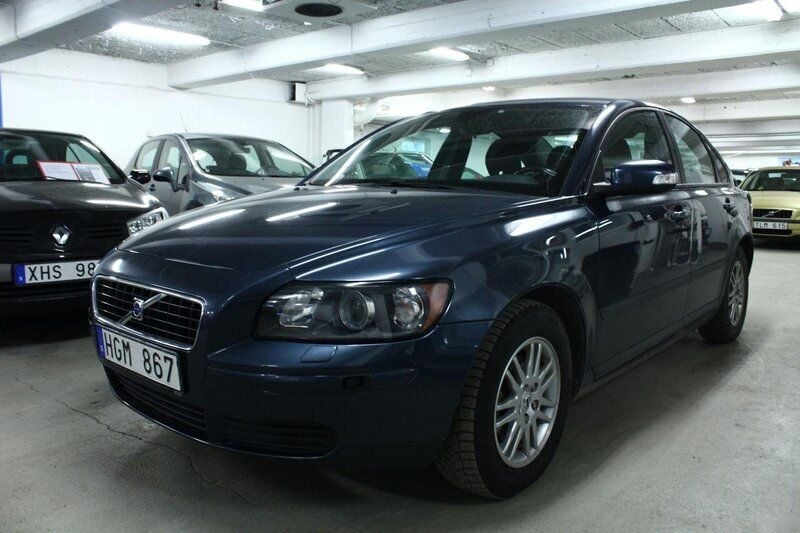 Blå Begagnad 2007 Volvo S40 Kinetic Sedan | 36 900 kr (Marknadspris) - Bild 1/4