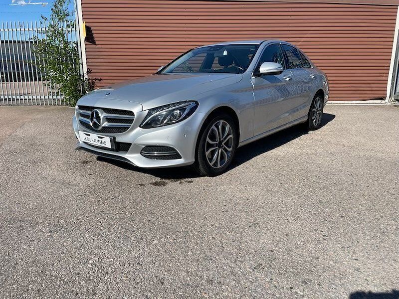 Silver Begagnad 2014 Mercedes C220 Sedan | 194 900 kr (Marknadspris) - Bild 1/4