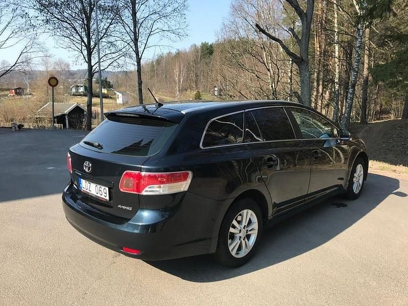Begagnad Toyota Avensis Multidrive S 152 HK (111 kW) 2010 Kombi