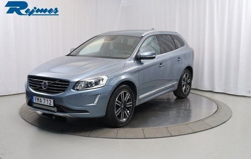 Ljusblå Begagnad 2017 Volvo XC60 Standard SUV | 204 800 kr (Superpris) - Bild 1/4