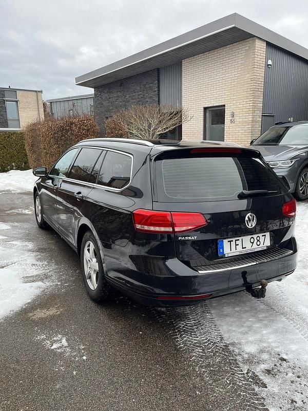 Begagnad VW Passat Comfortline 150 HK (110 kW) 2018 Deep black