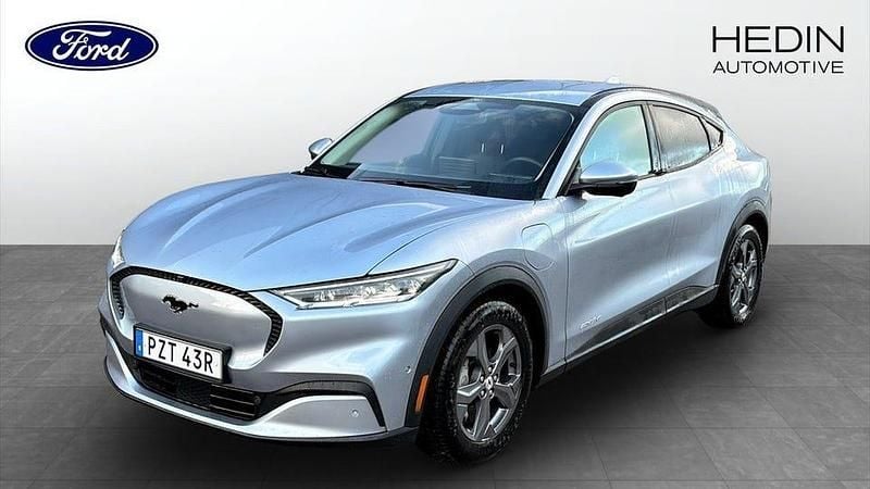 Grå Begagnad 2022 Ford Mustang Mach-E Standard Range SUV | 339 900 kr (Bra pris) - Bild 1/4
