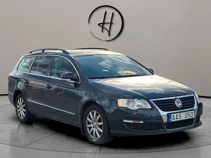 Mörkgrå Begagnad 2006 VW Passat Comfortline Kombi | 19 900 kr (Marknadspris) - Bild 1/4