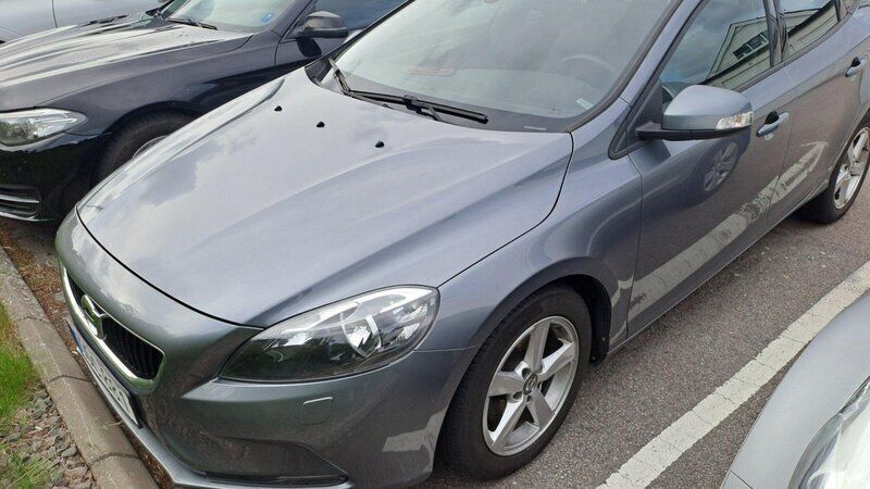 Begagnad 2017 Volvo V40 Kombi | 145 550 kr (Marknadspris) - Bild 1/4