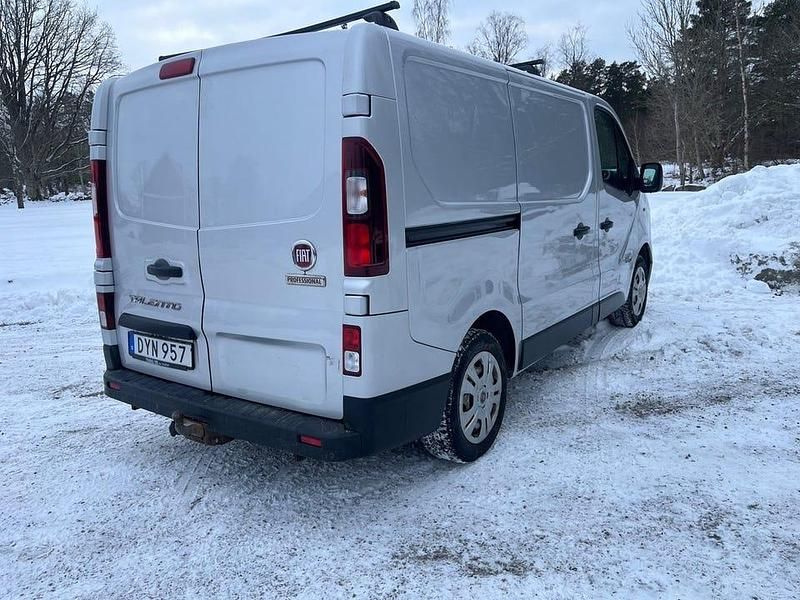 Begagnad Fiat Talento 120 HK (88 kW) 2016 Grå Minibuss