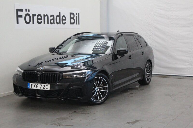 Svart Begagnad 2024 BMW 520 M Sport Kombi | 489 000 kr (Marknadspris) - Bild 1/4