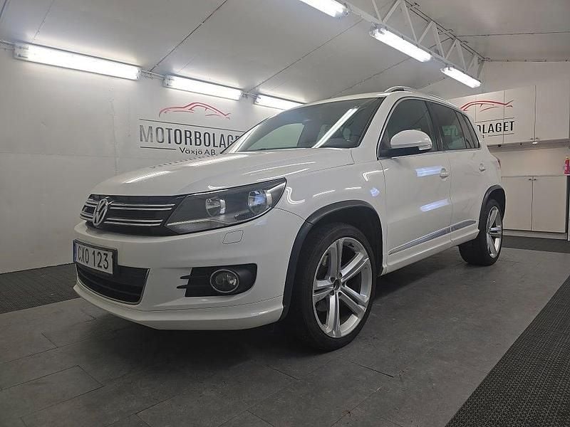 Vit Begagnad 2012 VW Tiguan R-line SUV | 76 500 kr (Marknadspris) - Bild 1/4
