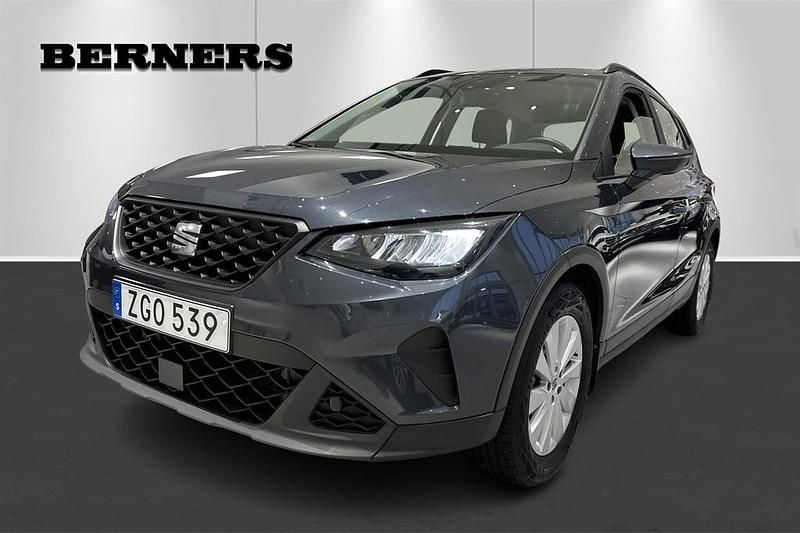 Grå Begagnad 2023 Seat Arona Style SUV | 174 500 kr (Marknadspris) - Bild 1/4