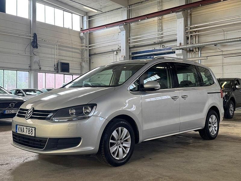 Silver Begagnad 2014 VW Sharan Minibuss | 179 900 kr (Marknadspris) - Bild 1/4