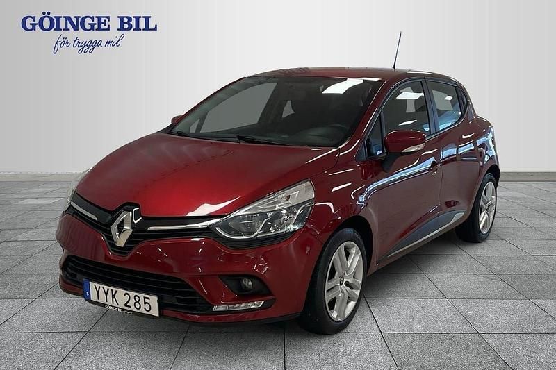 Mörkröd (röd) Begagnad 2017 Renault Clio IV Zen Halvkombi | 99 000 kr (Marknadspris) - Bild 1/3