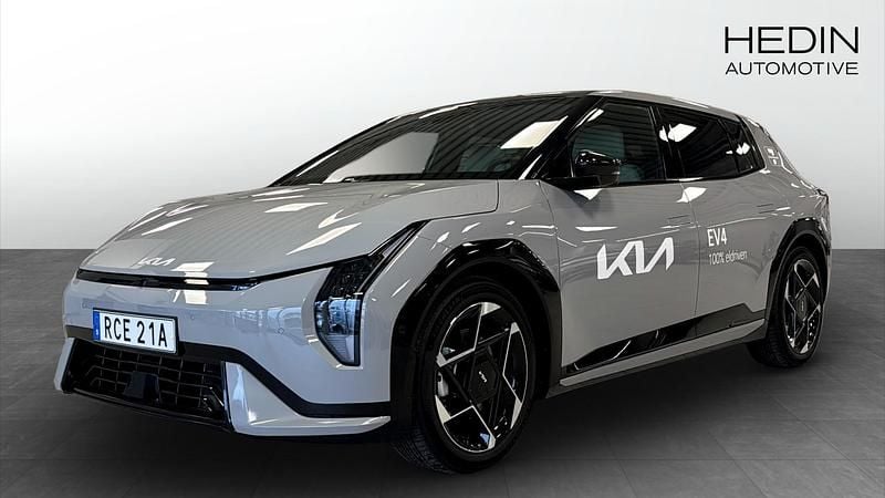 Begagnad 2025 Kia EV4 GT-Line Halvkombi | 543 774 kr - Bild 1/4