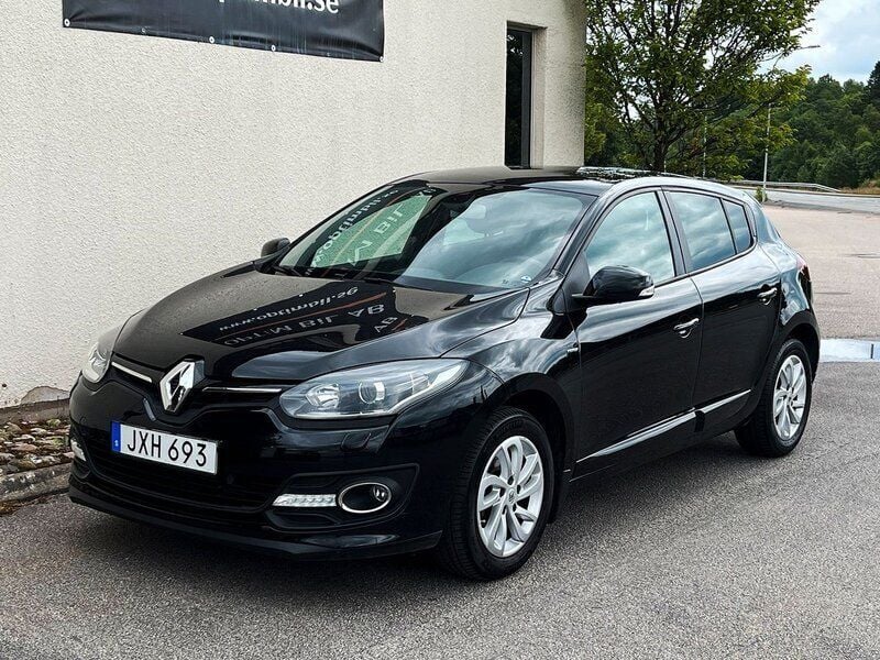 Svart Begagnad 2016 Renault Mégane III LIMITED Halvkombi | 74 800 kr - Bild 1/4