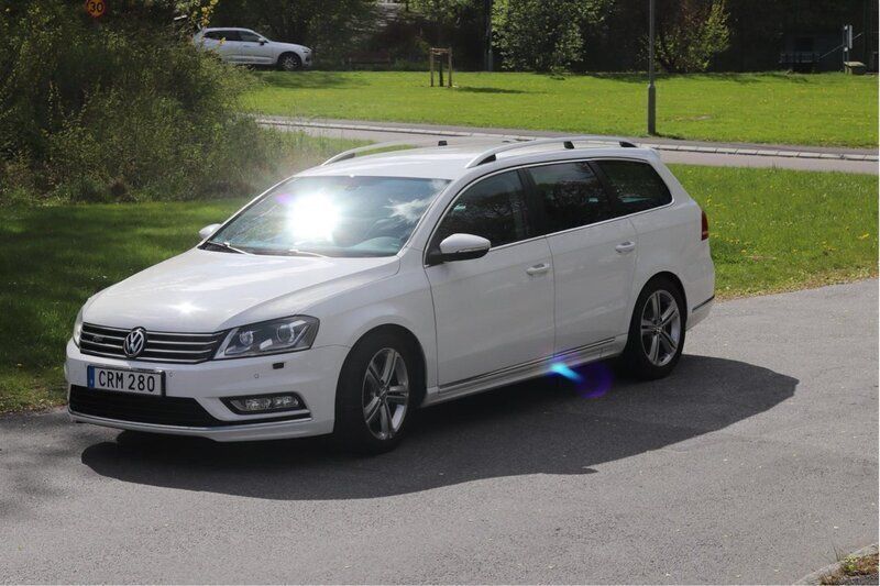 Vit Begagnad 2014 VW Passat R-line Kombi | 129 000 kr (Lite dyr) - Bild 1/4