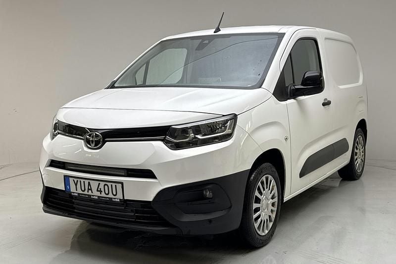 Vit Begagnad 2022 Toyota Proace City Van | 159 000 kr (Superpris) - Bild 1/4