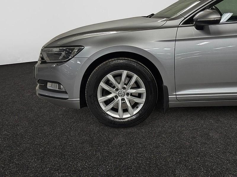 Begagnad VW Passat 150 HK (110 kW) 2017 Silver Kombi