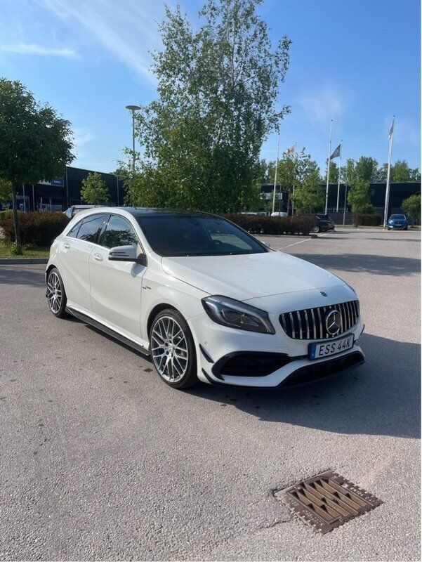 Begagnad 2018 Mercedes A45 AMG Halvkombi | 299 000 kr - Bild 1/4