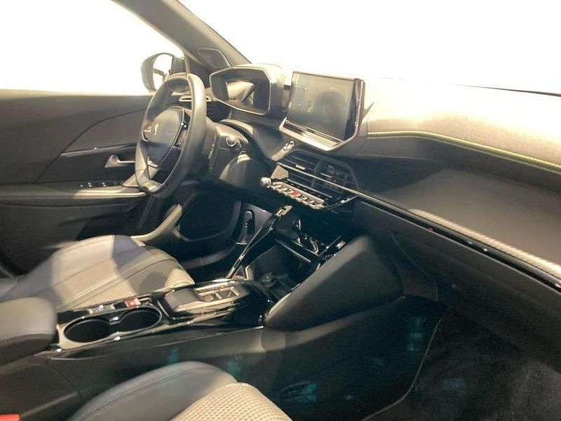 Begagnad Peugeot e-2008 GT 100 kW (137 HK) 2022 Grå SUV