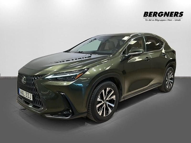 Begagnad Lexus NX450h+ Executive Line 309 HK (227 kW) 2023 Grön SUV