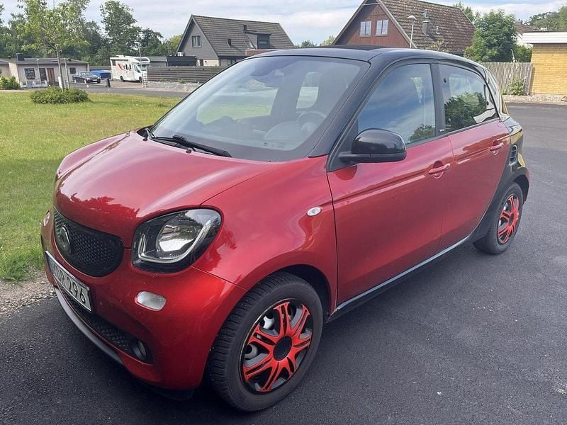 Röd Begagnad 2015 Smart ForFour Passion Halvkombi | 58 000 kr - Bild 1/2