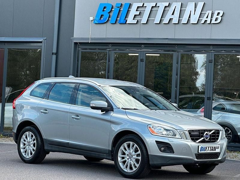 Silver Begagnad 2009 Volvo XC60 Summum SUV | 79 900 kr (Bra pris) - Bild 1/4