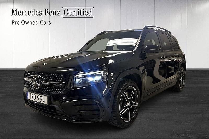Svart Begagnad 2024 Mercedes GLB220 AMG SUV | 548 700 kr (Marknadspris) - Bild 1/4