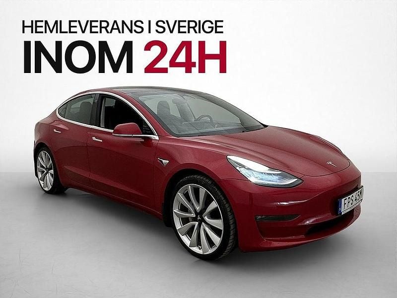 Begagnad Tesla Model 3 Long Range AWD 366 kW (498 HK) 2019 Röd Sedan