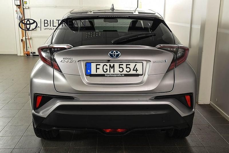 Begagnad Toyota C-HR Executive 122 HK (89 kW) 2018 Grå metallic SUV